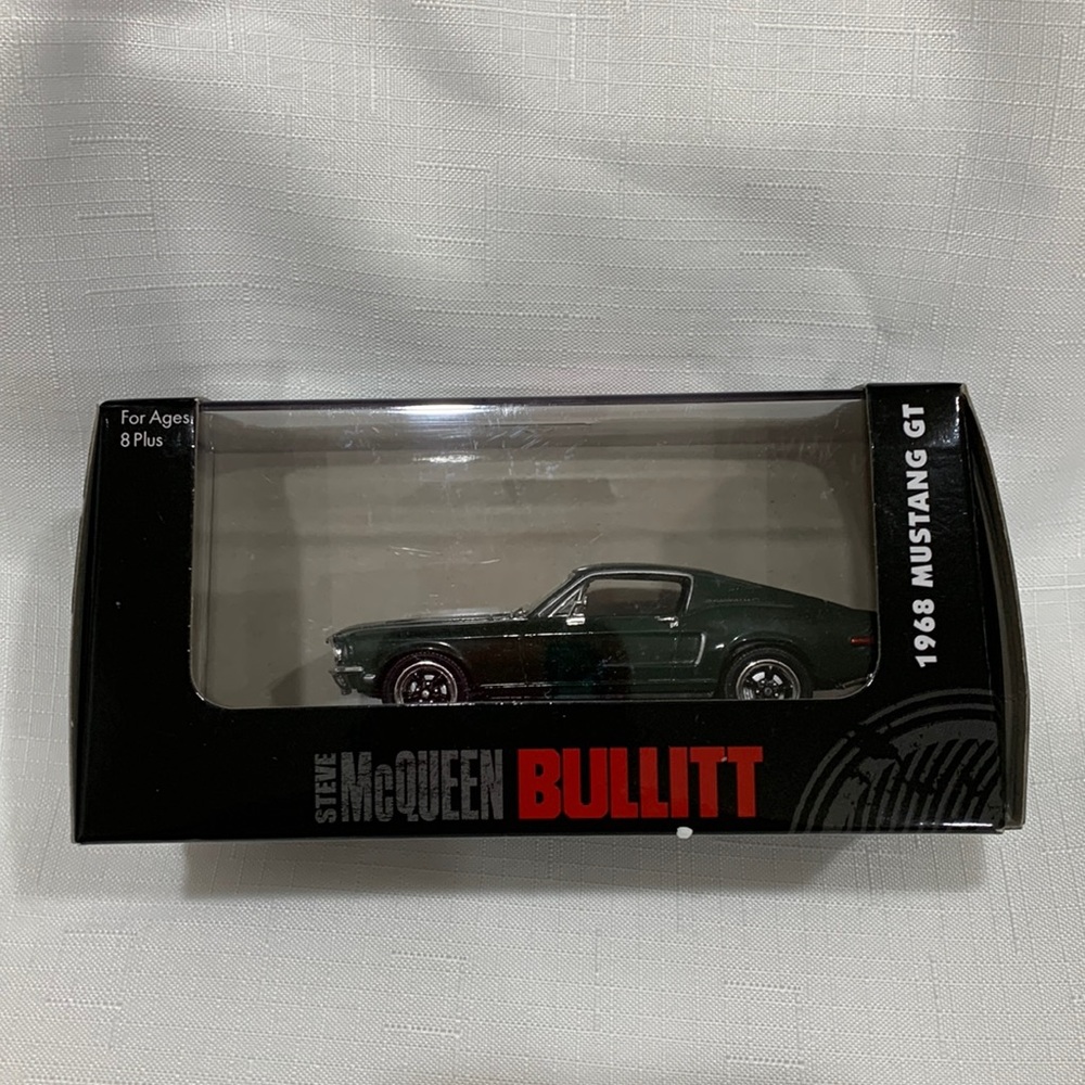 Steve McQueen Bullitt 1968 Mustang GT